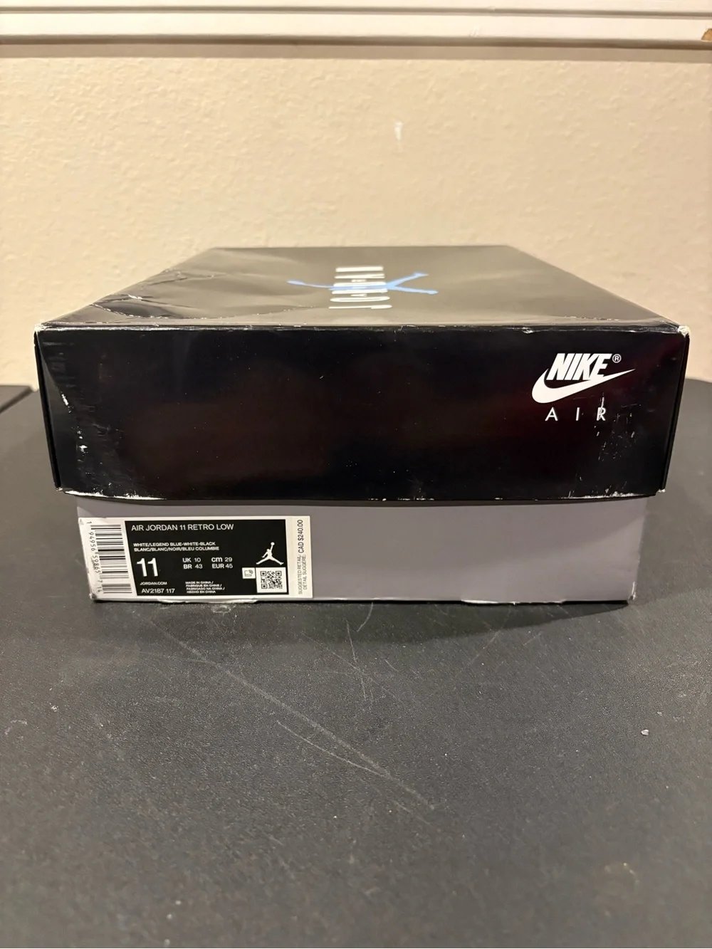Nike Air Jordan 11 Retro Low Legend Blue Size 11 AV2187-117 White legend blue